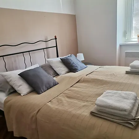 Casa Di Nonna Pina, Kuca U Blizini Arene Apartment *